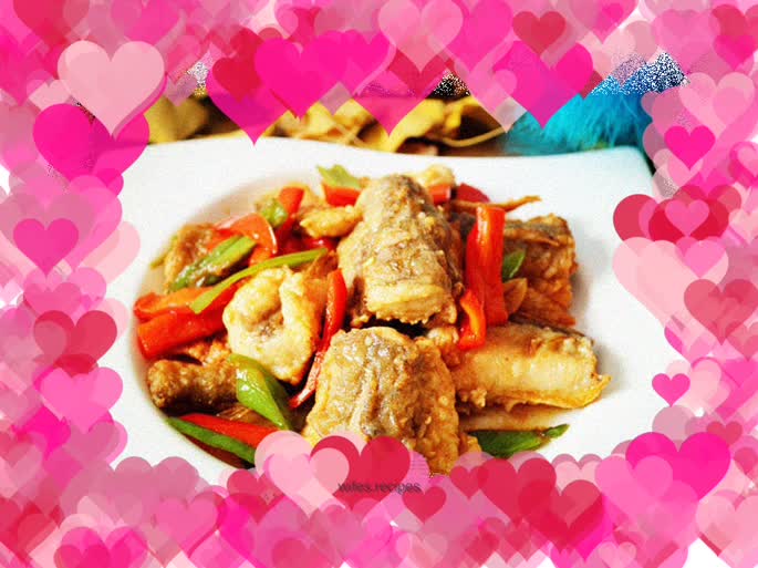 Fish-fried chili: a spicy winter delicacy