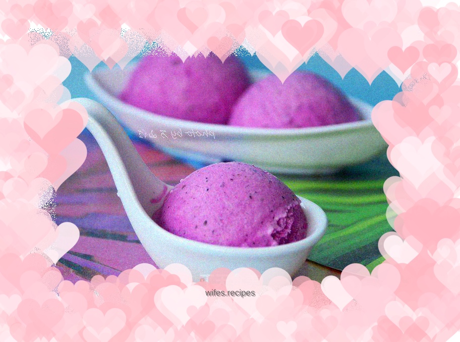 Dragon fruit ice cream