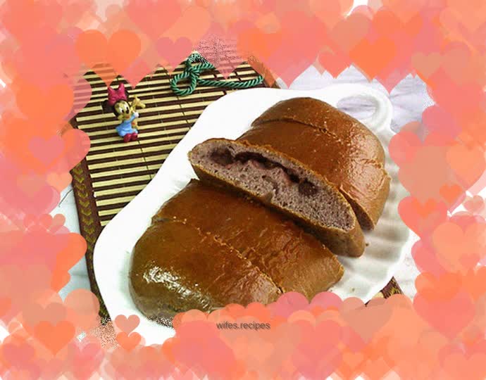 Red wine raisin bread