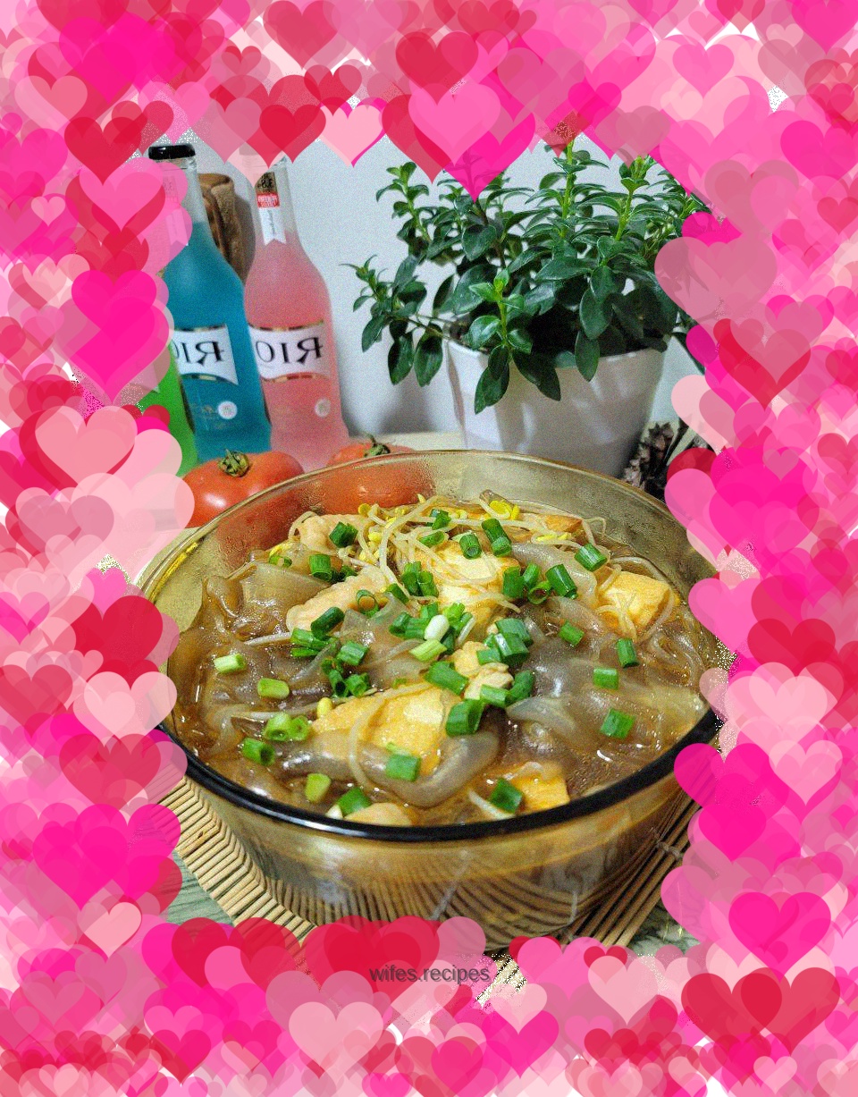 Pan-fried tofu, bean sprouts and braised vermicelli