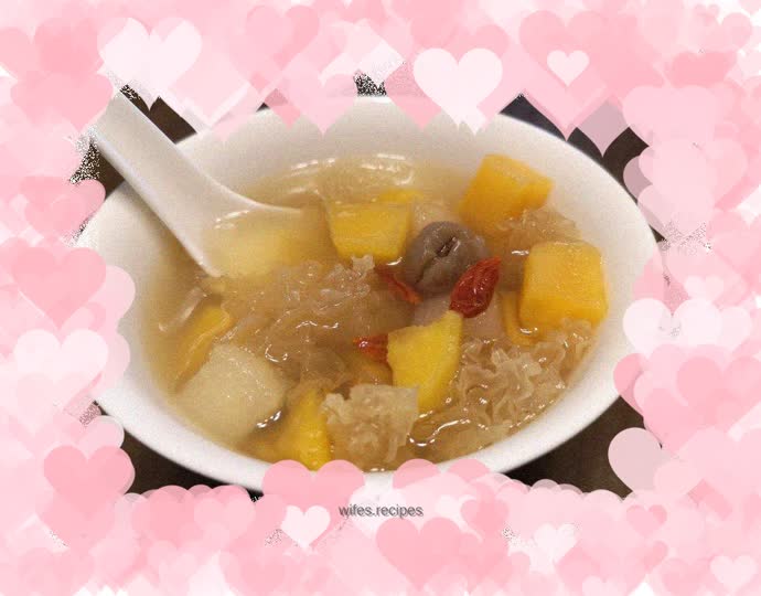 Longan, Tremella and Autumn Pear Soup