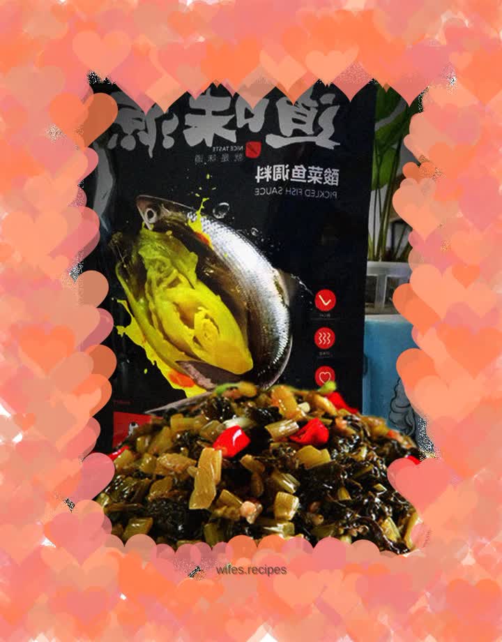 Stir-fried minced pork with sauerkraut