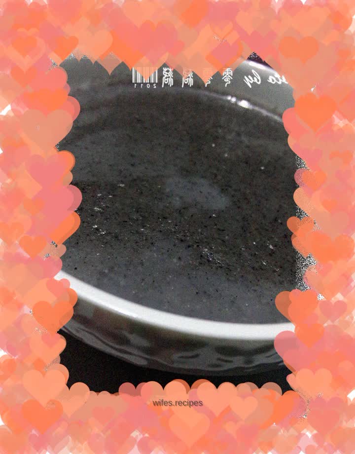 Use soy milk machine to make black sesame paste