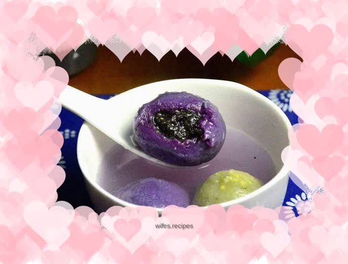 Purple sweet potato and black sesame glutinous rice balls