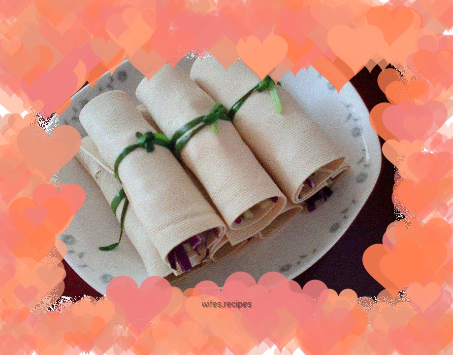 Purple Cabbage Vegetable Rolls