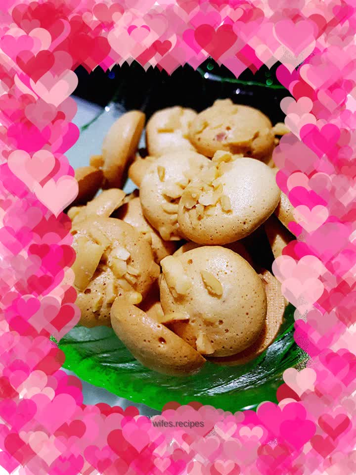 Crispy peanut cake