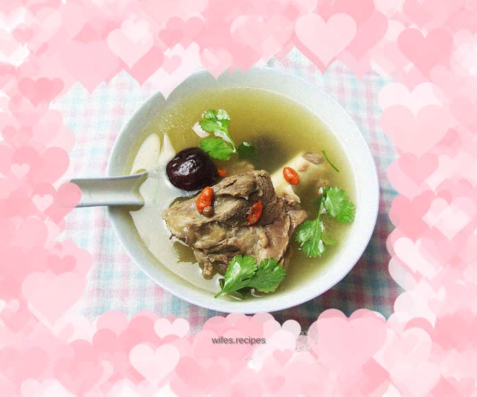 Delicious stewed mutton soup