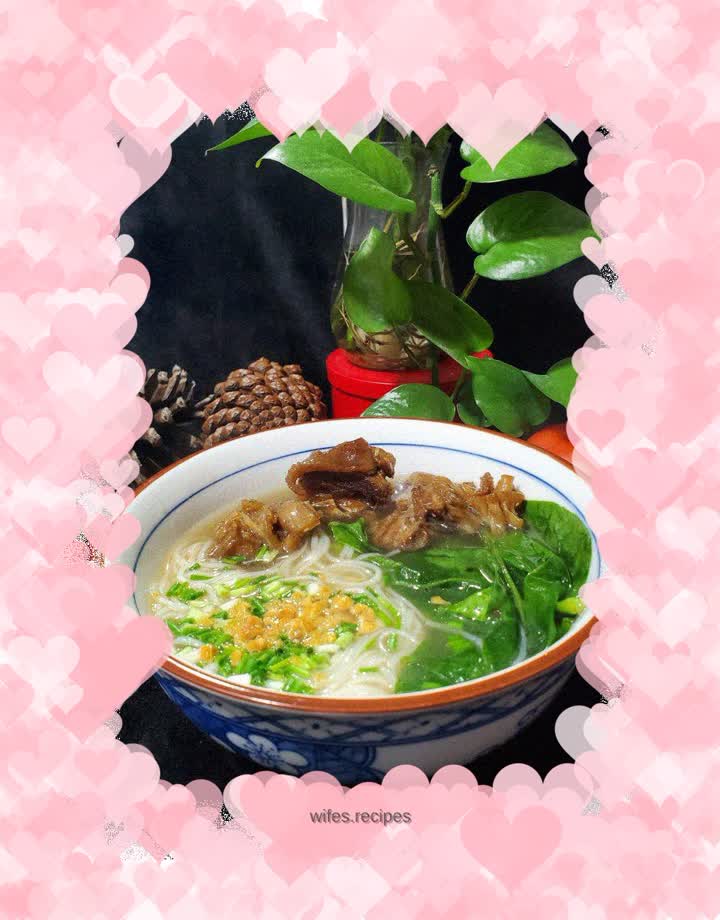 Beef brisket rice noodles