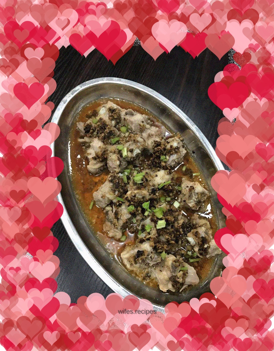 Steamed Pork Ribs with Garlic and Black Bean Sauce