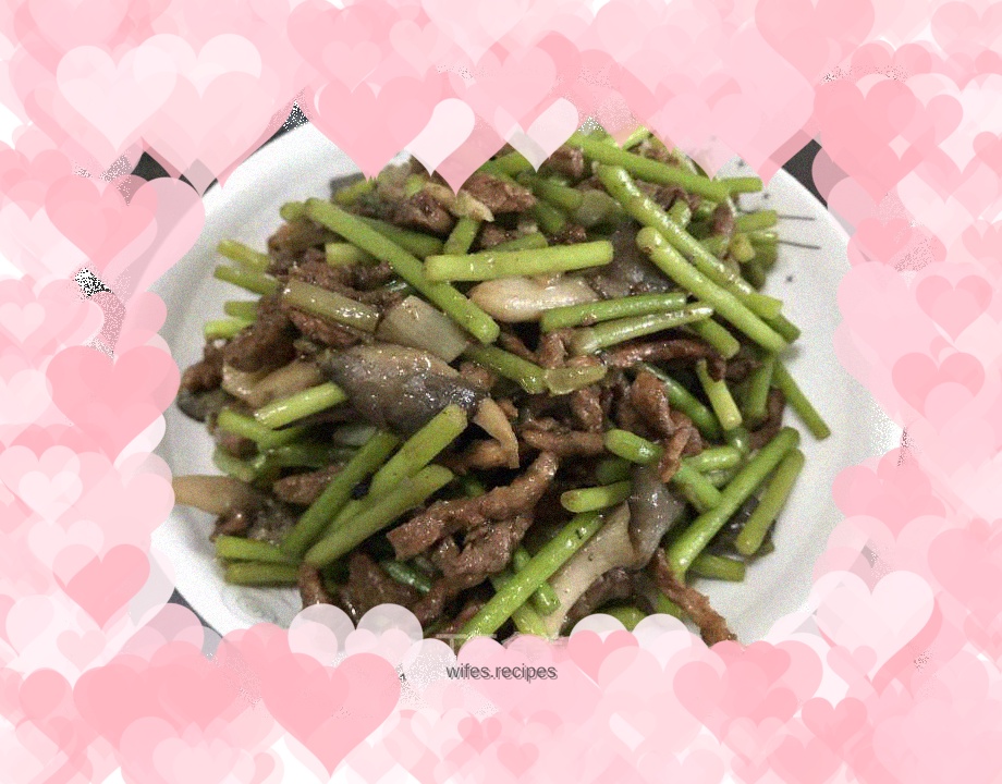 Stir-fried Pork and Mushroom Tenderloin with Garlic Moss