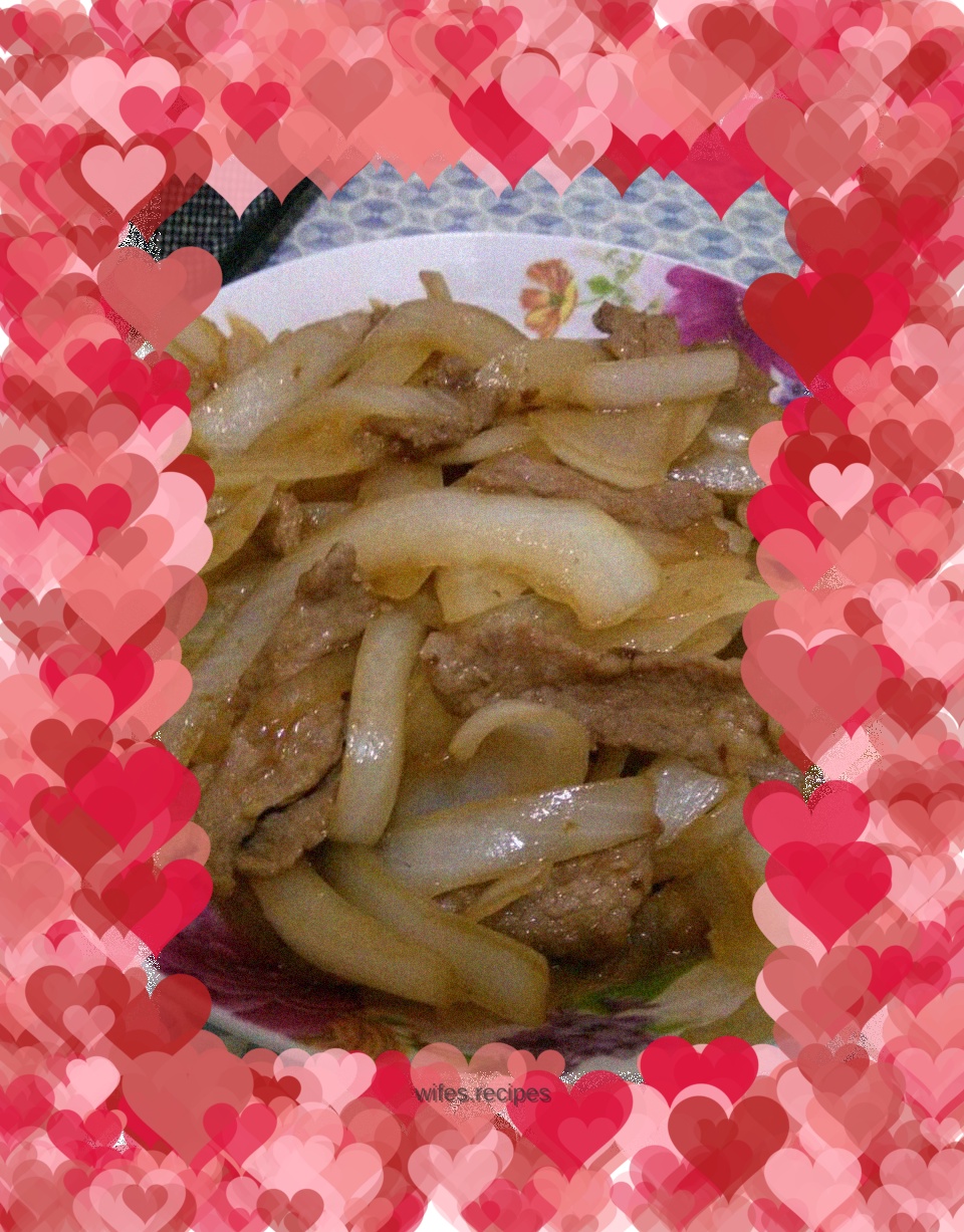 Fried meat with onions