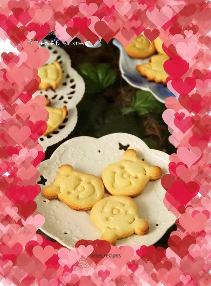 Low sugar and low oil cartoon cookies