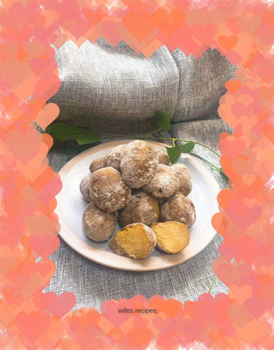 Salt boiled potatoes