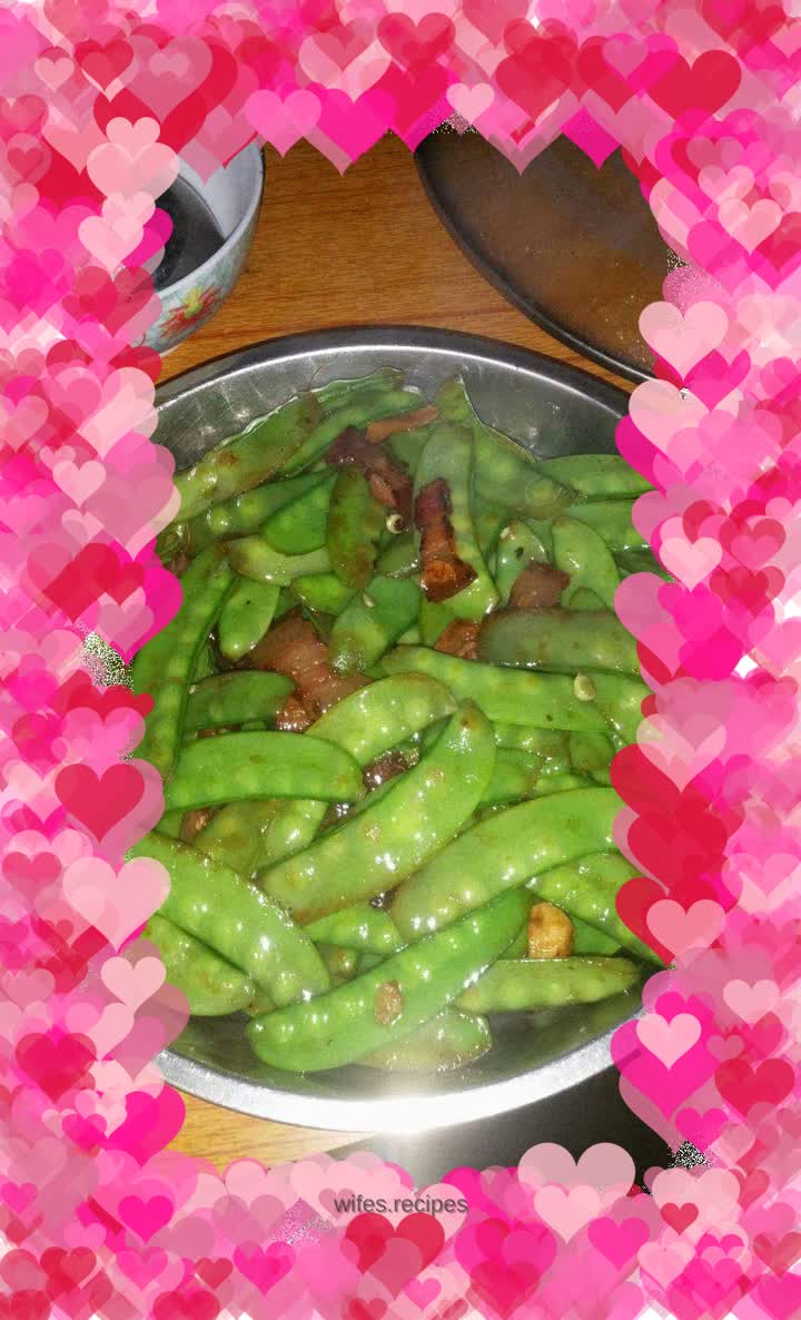 Stir-fried snow peas with bacon