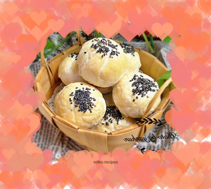 Crispy egg yolk cake