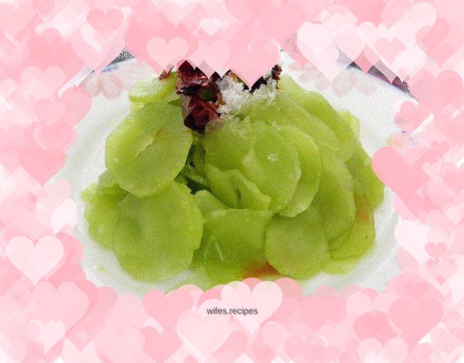 Lettuce slices with scallion oil