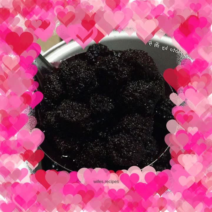 Family cooking bayberry fruit