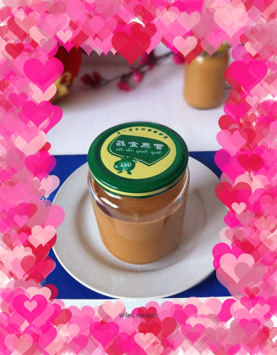 Homemade thick, additive-free peanut butter