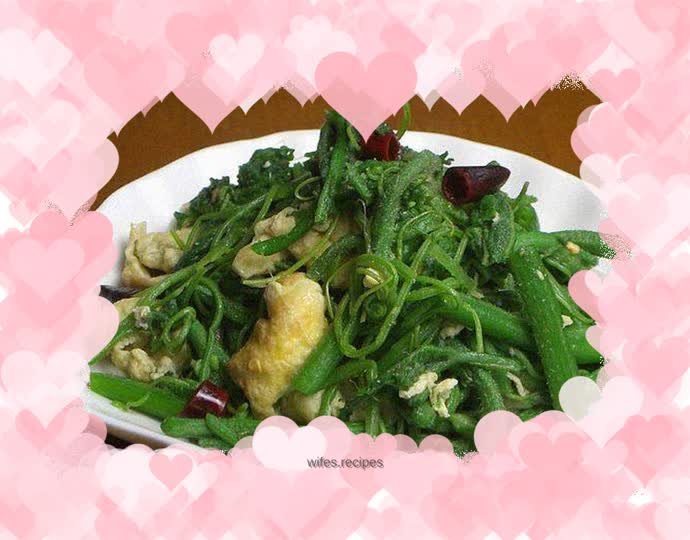 Scrambled eggs with pumpkin sprouts