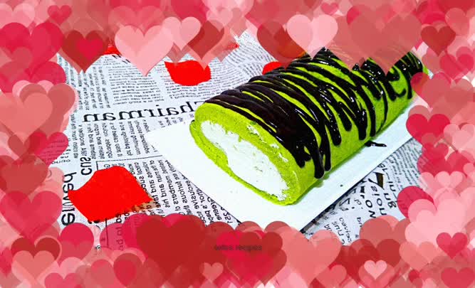Matcha chiffon cake roll