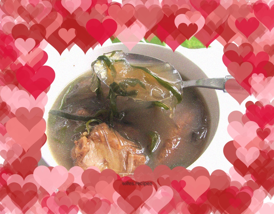 Pork Ribs and Seaweed Soup