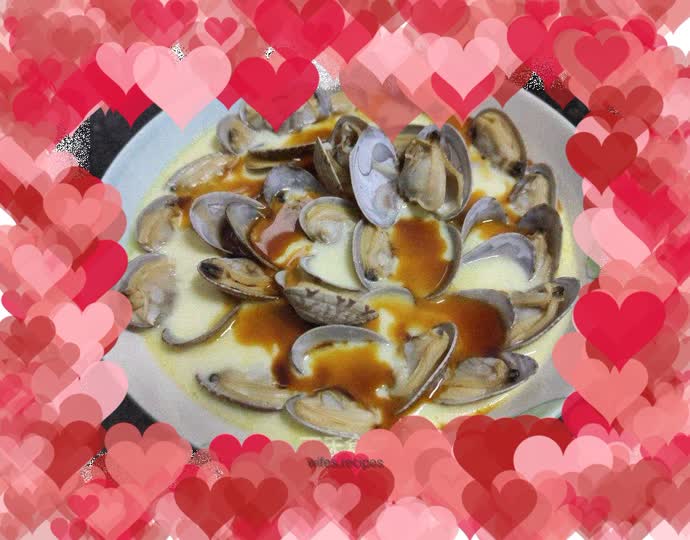 Steamed eggs with clams (fish soup)