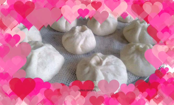 Chicken Sauce and Vegetable Buns