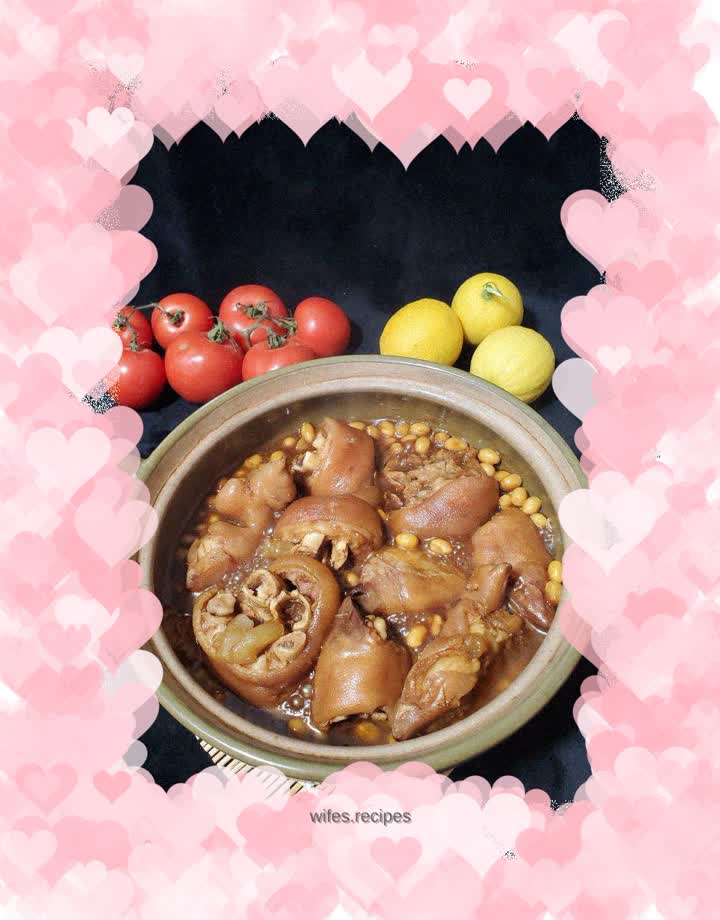Pork trotters stewed with soybeans and bean curd sauce