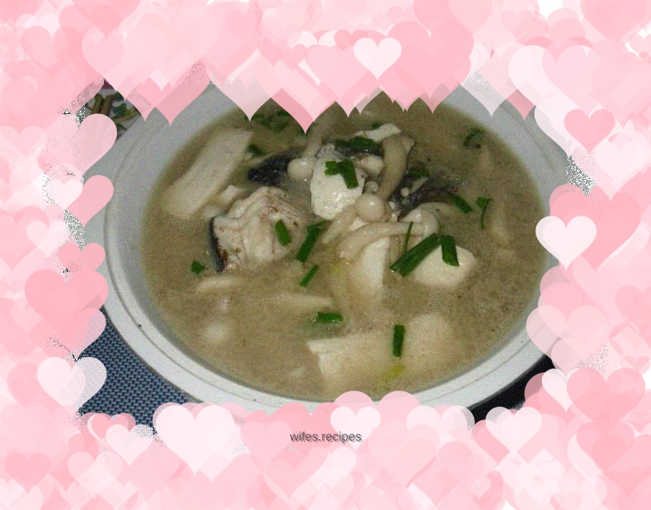 Tofu and black fish soup