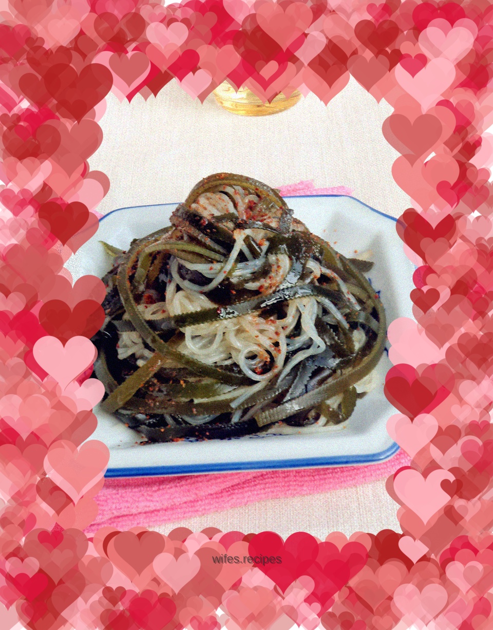 Seaweed mixed with vermicelli