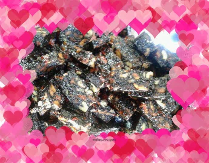 Black sesame, red dates, walnut donkey hide gelatin cake