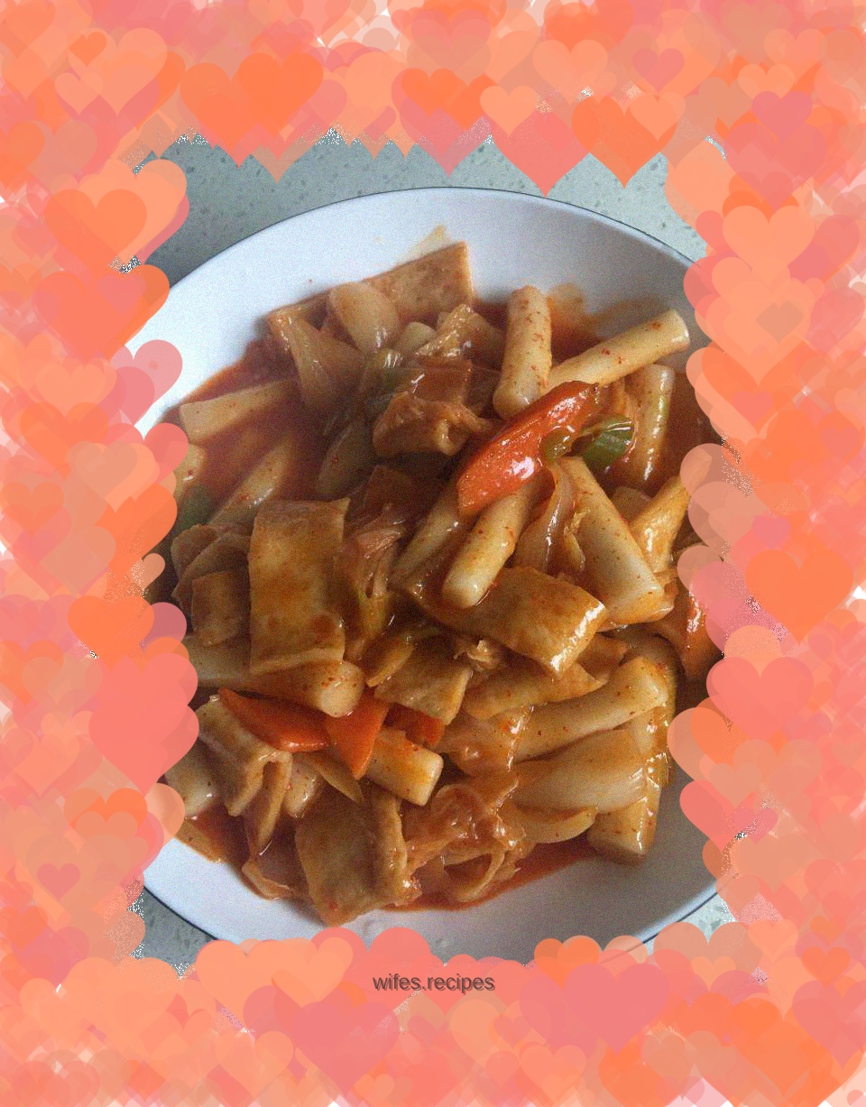 Fried rice cakes with spicy sauce