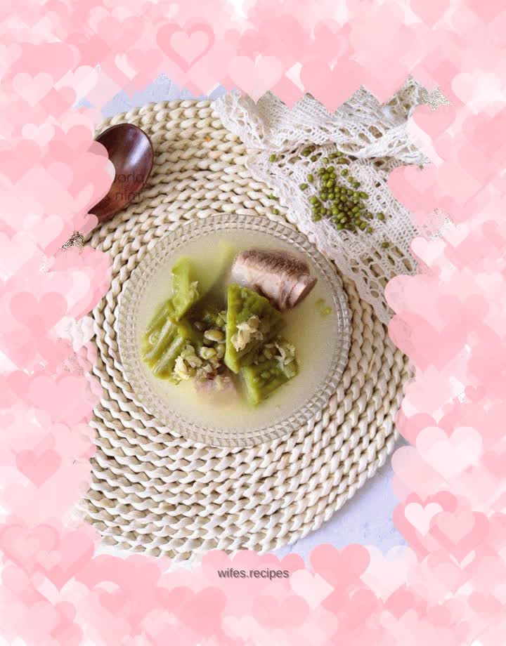 Mung Bean Bitter Melon Pork Ribs Soup