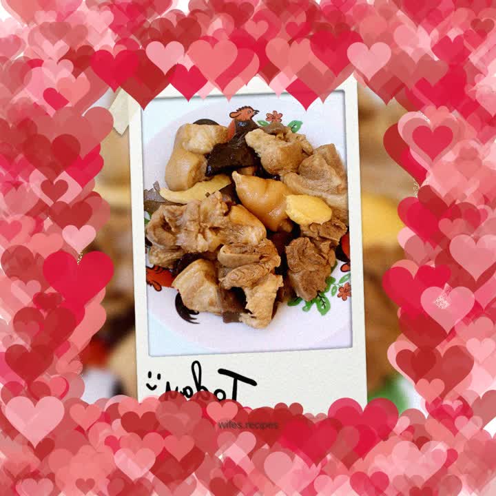 Stewed pig's feet with fungus