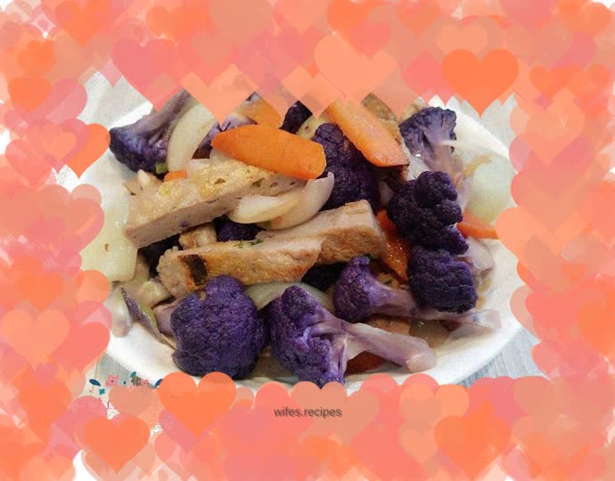 Fried sea cauliflower with fish cakes