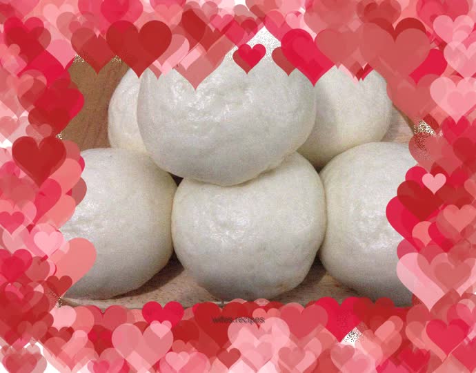 White and fat bean paste buns