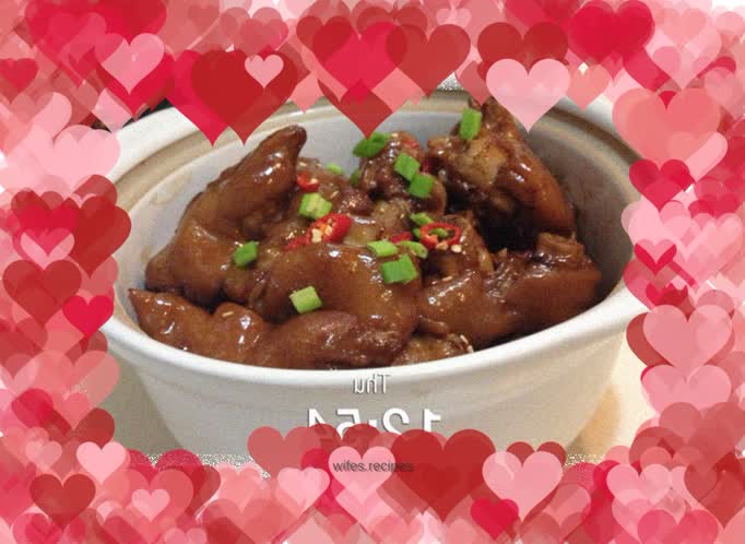 Braised pork trotters