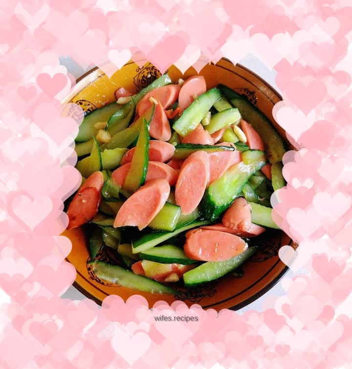 Stir-fried cucumber with ham sausage