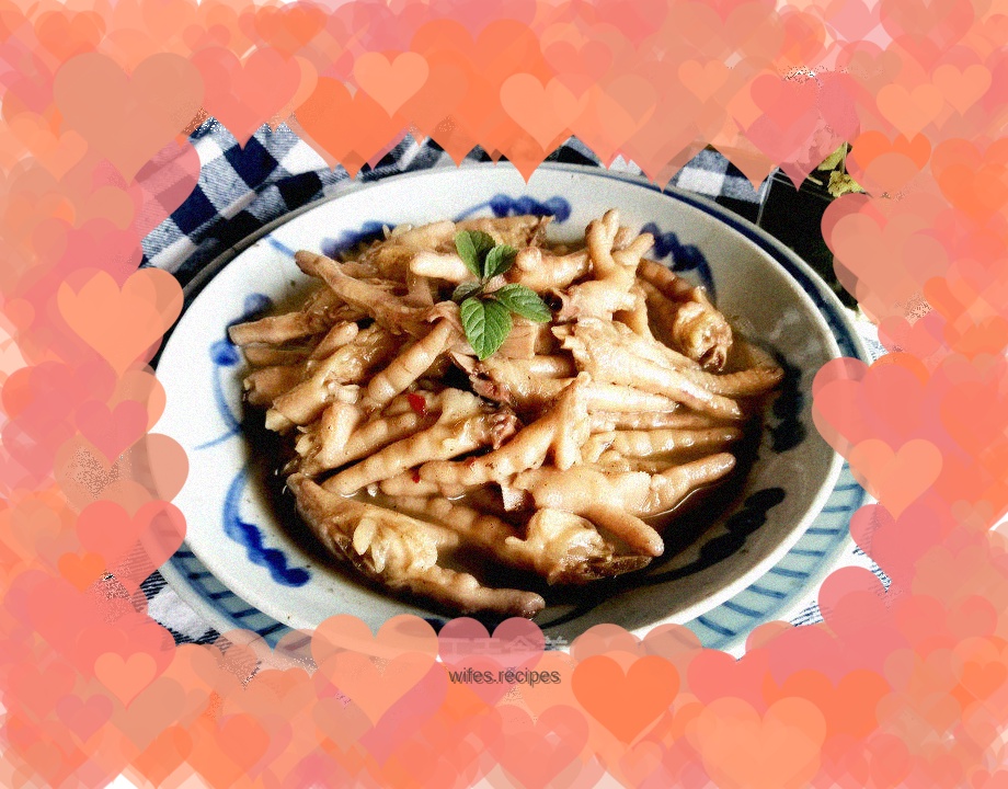 Braised Chicken Feet with Crayfish Seasoning