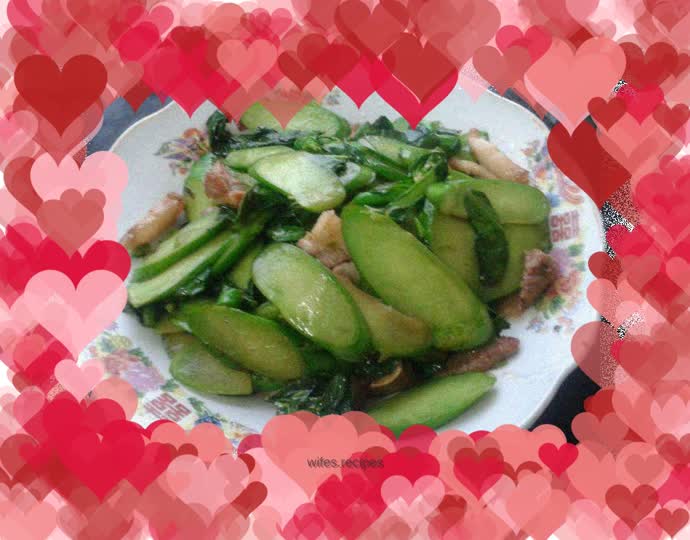 Stir-fried pork slices with kale