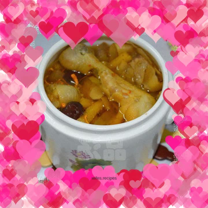 Braised chicken feet with cordyceps and fish maw