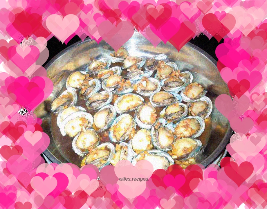 Steamed baby abalone with garlic