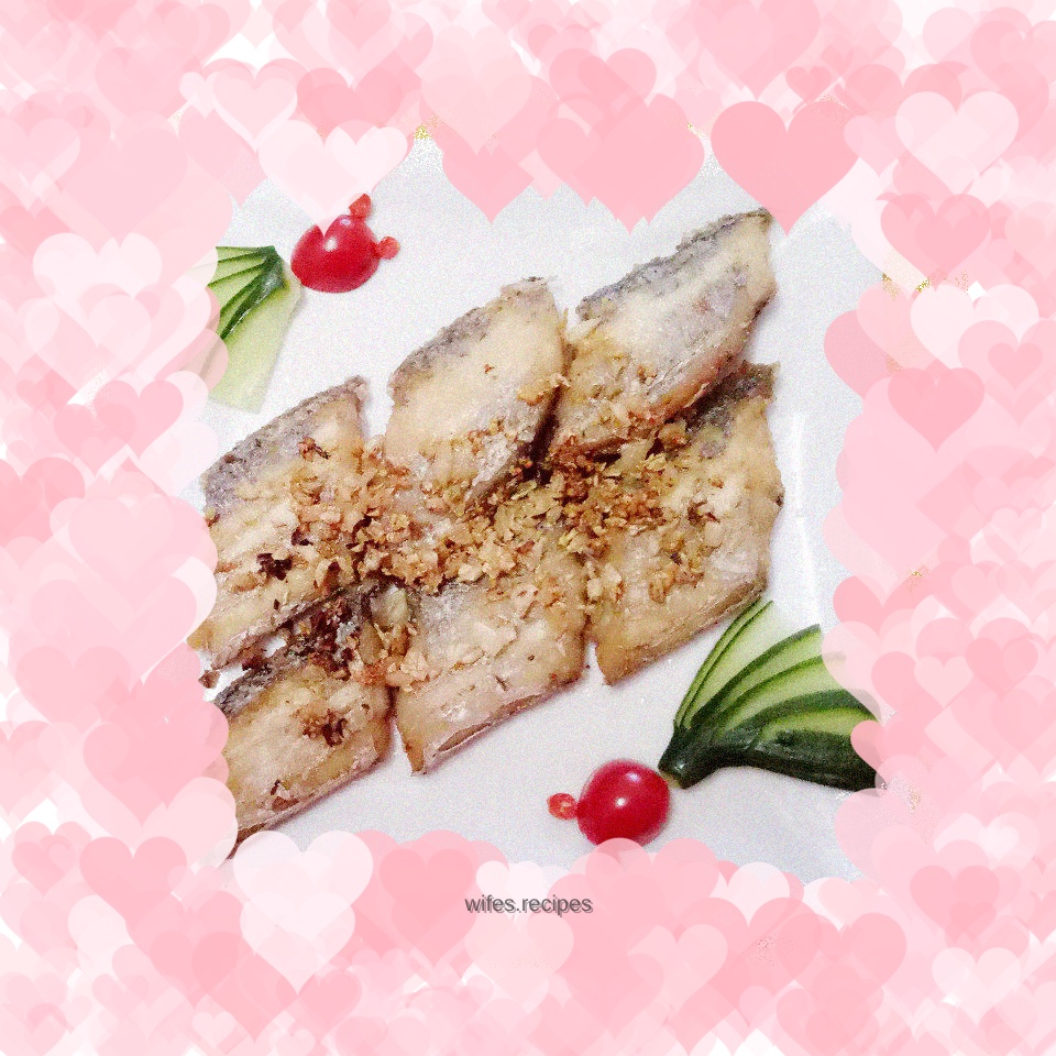 Garlic hairtail fish