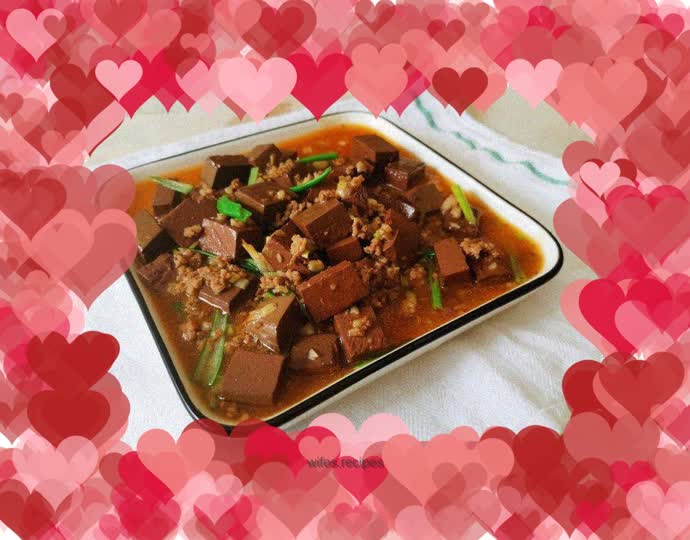 Minced meat and duck blood