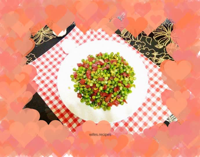 Fried peas with sausage