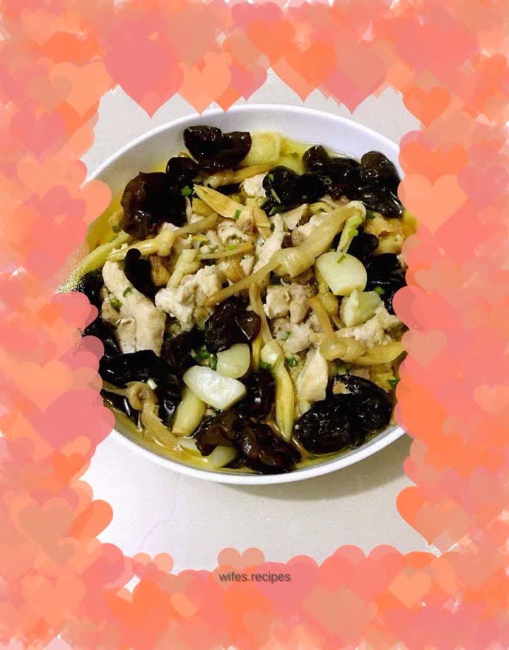 Steamed Chicken with Golden Needle and Minced Ears