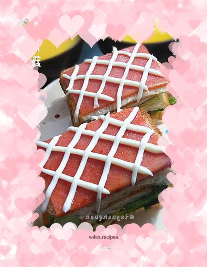 Chicken and vegetable sandwich