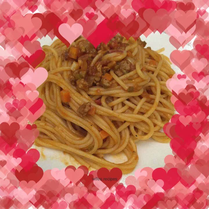 Spaghetti with Tomato Bolognese Sauce