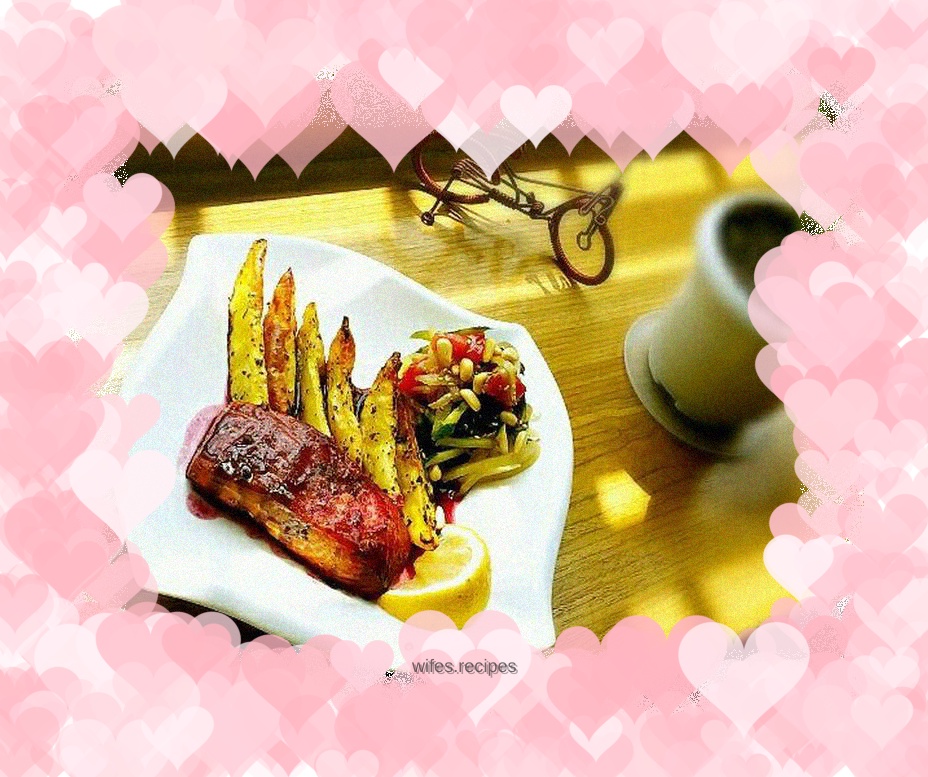 Salmon with blueberry sauce