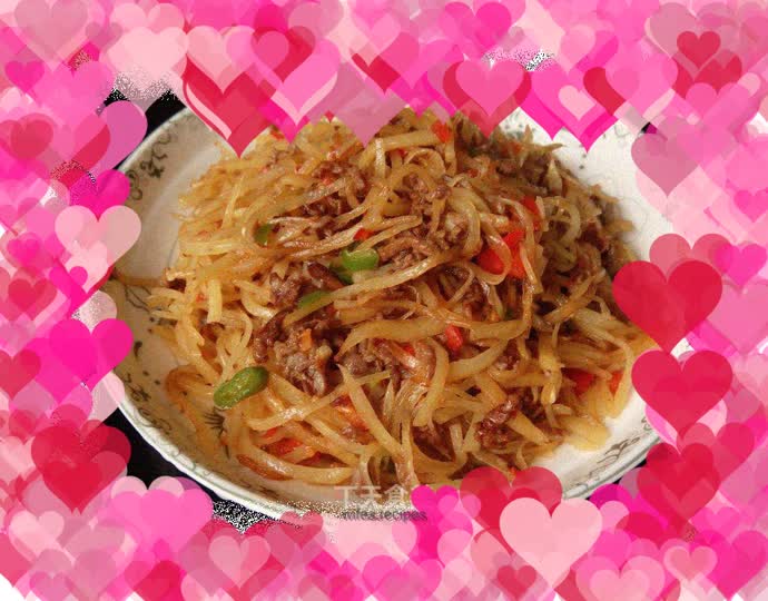 Stir-fried beef with shredded potatoes